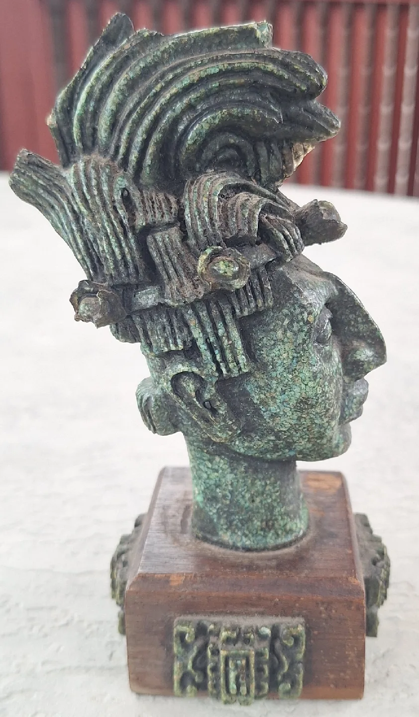 Vintage Crushed Malachite Mayan Aztec Head thumbnail