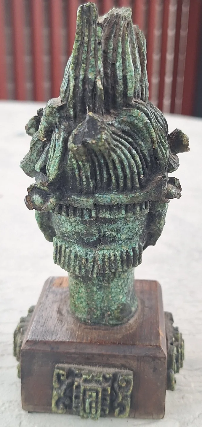 Vintage Crushed Malachite Mayan Aztec Head image indicator(4)