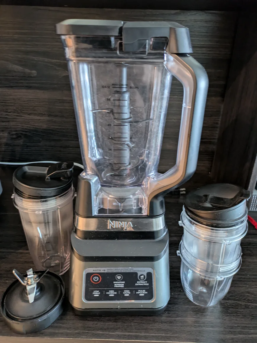 Ninja Professional Blender with Nutri Ninja Cups thumbnail