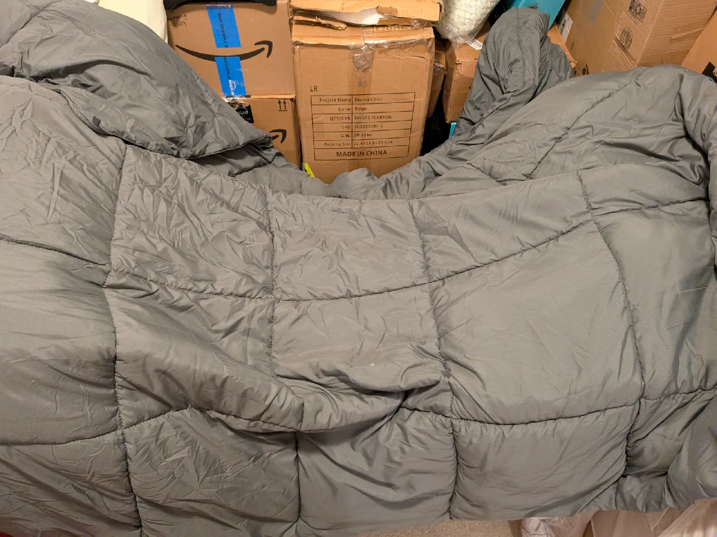 Queen size comforter 88x88" thumbnail