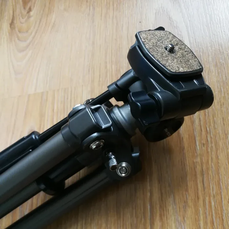 Velbon Sherpa 200R Tripod with PH-157Q Head thumbnail