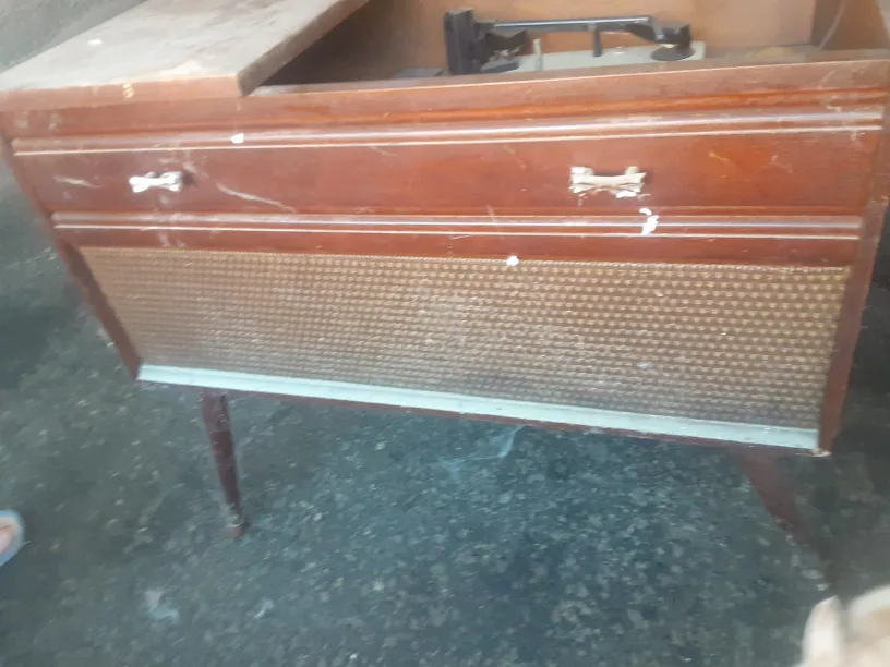 vintage stereo Tube state with *legs* stored for many years thumbnail