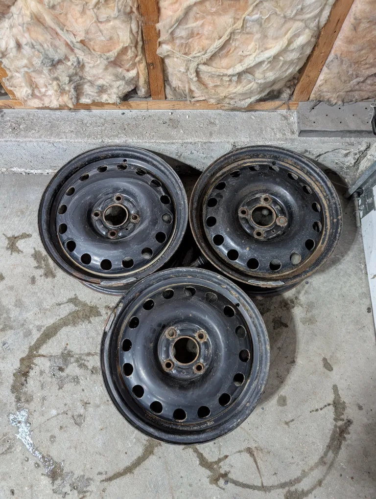 (3)-15 Inch Steel Rims 4x108 Off Older Ford Focus thumbnail