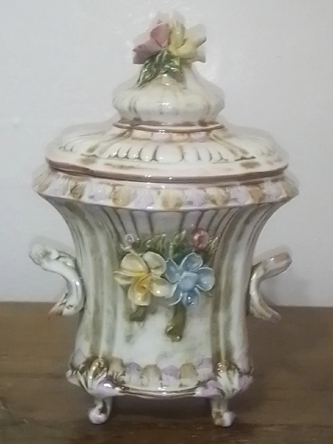 Vintage 1980s Capodimonte Style Floral Ceramic Jars image indicator(2)