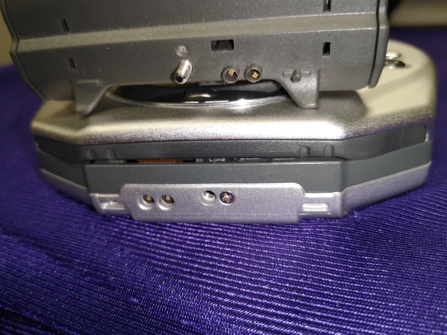 JVC ~ Portable Class 1 MP3-CD Player image indicator(8)