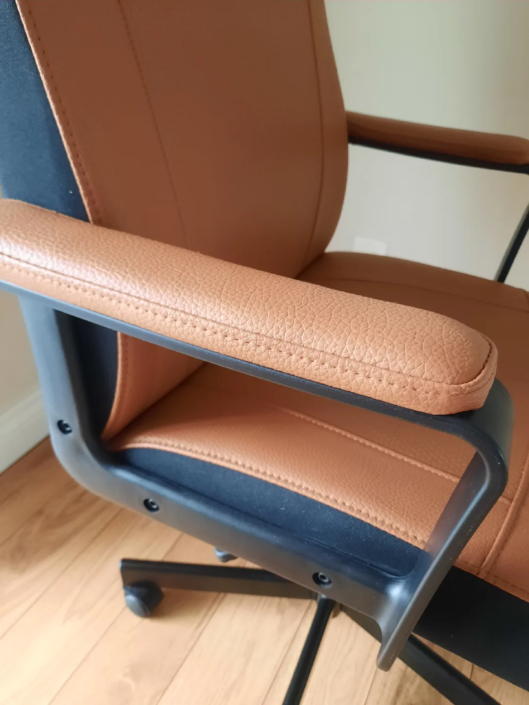 Tan Faux Leather Office Chair image indicator(3)