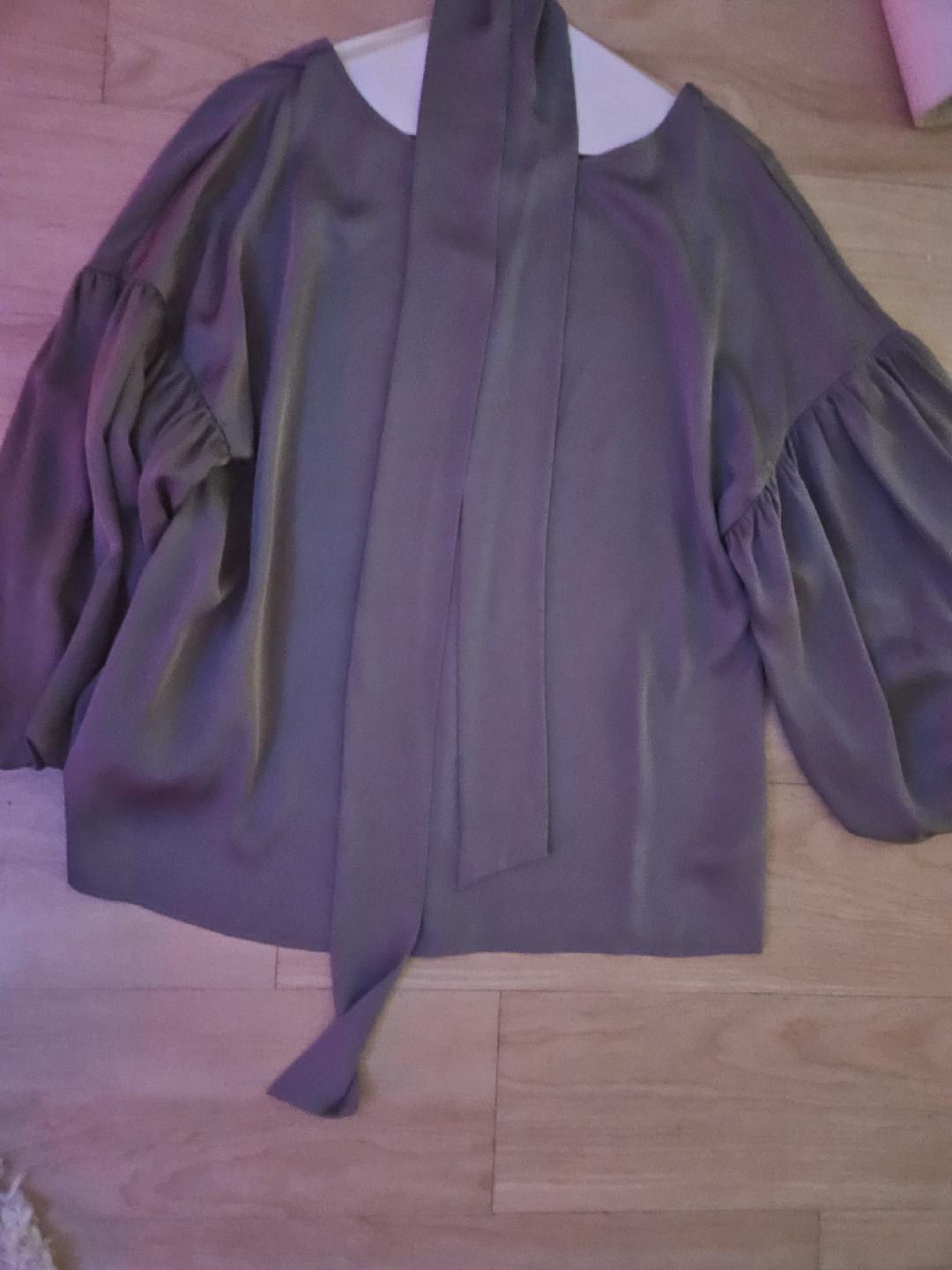 Steele gret tie-Neck Blouse