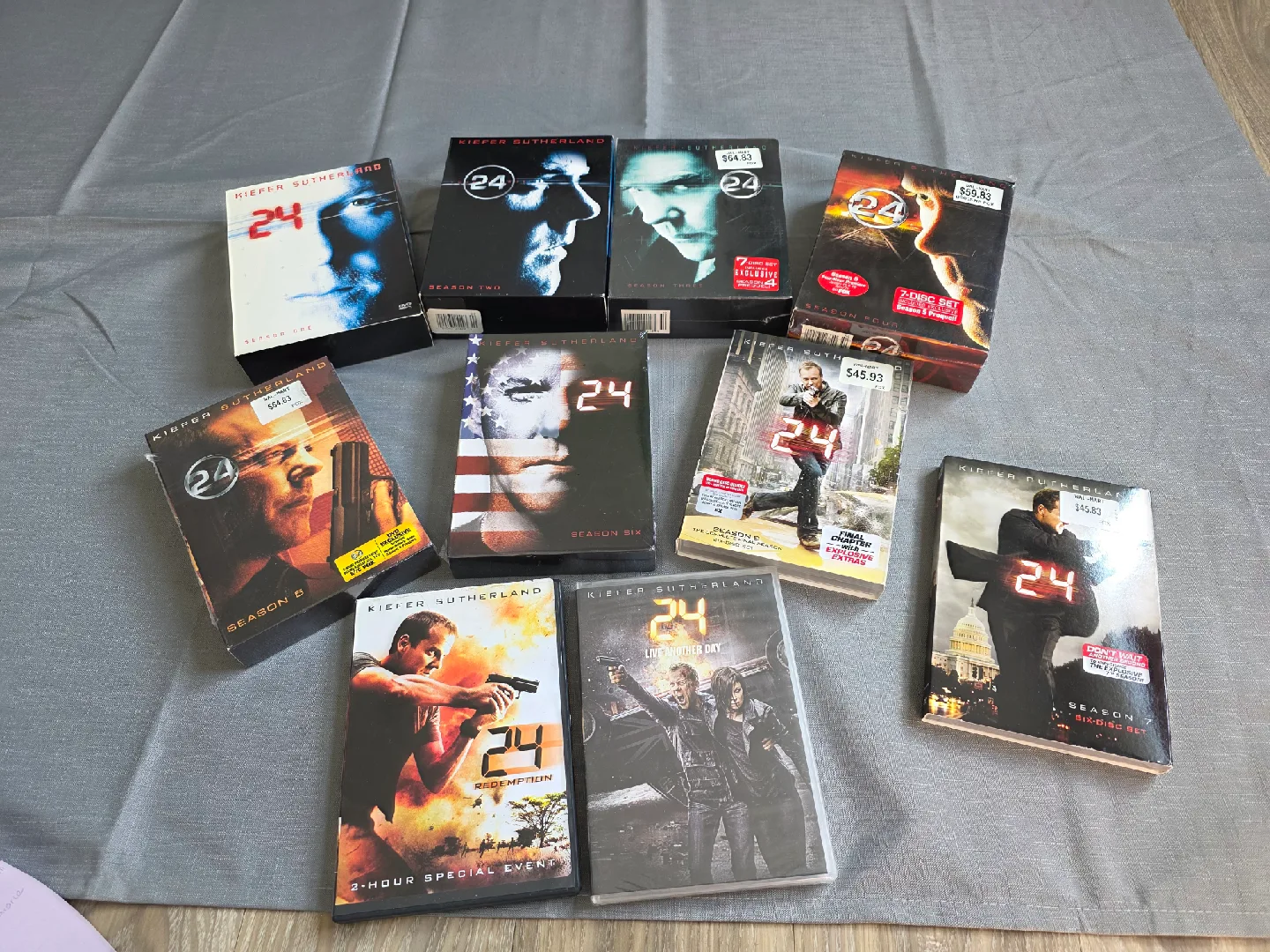 "24" DVD Set - Kiefer Sutherland Series thumbnail
