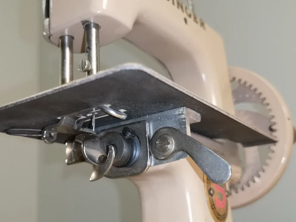 ⭐Singer Sewhandy Model 20 ~ Vintage Antique Sewing Machine image indicator(8)