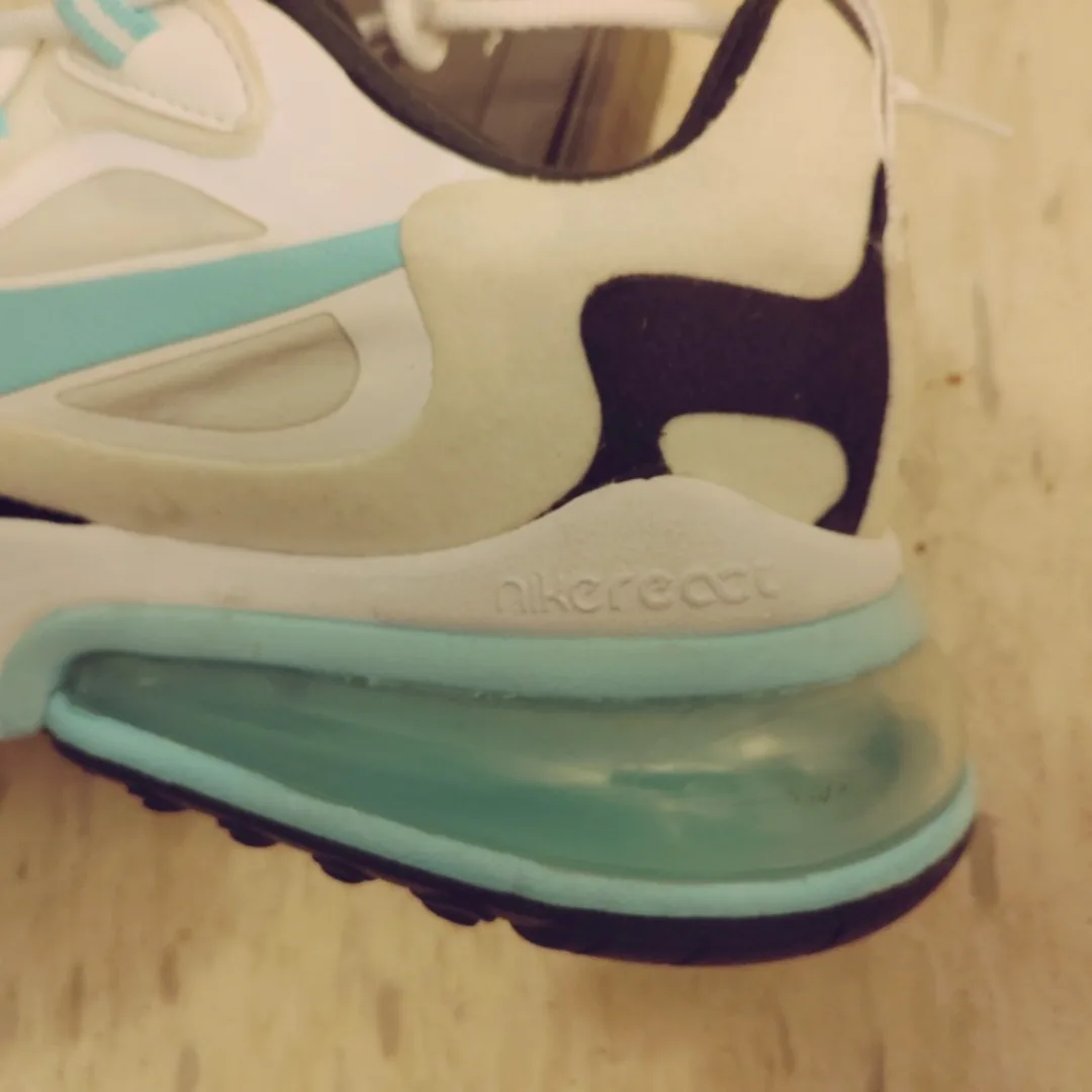 Nike Air Max 270 React Sneakers image indicator(5)