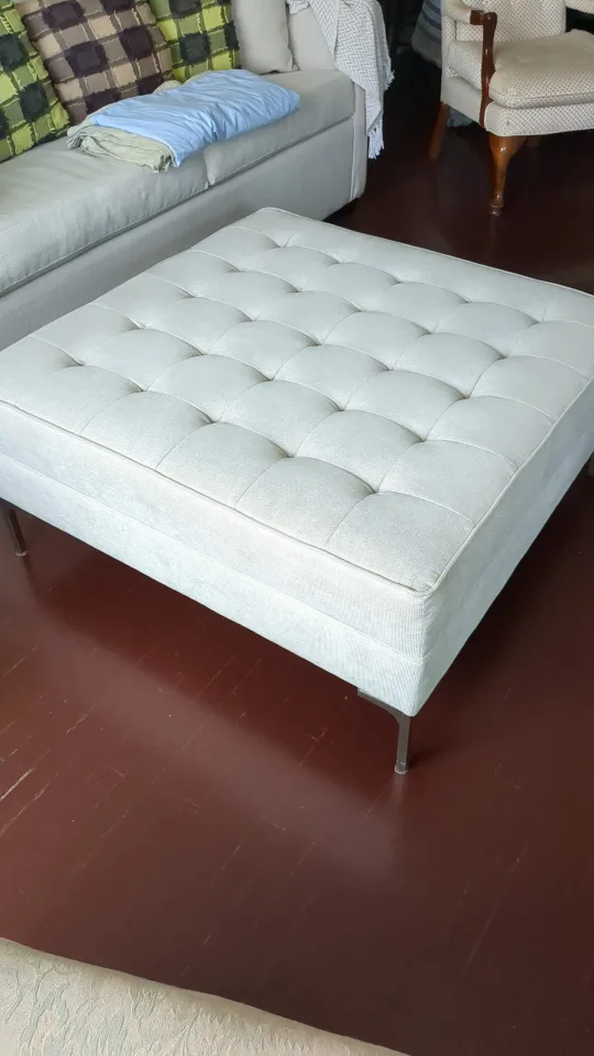 Tufted Ivory Ottoman image indicator(2)