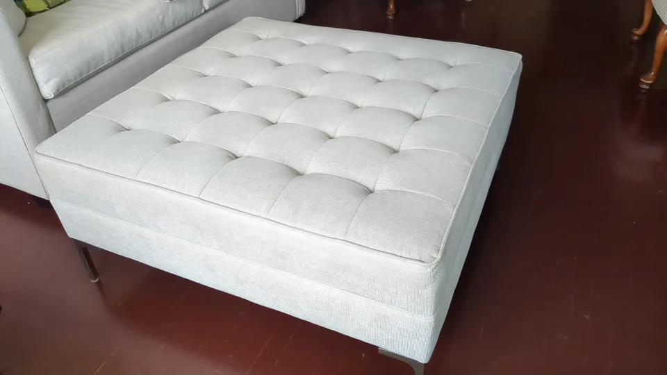 Tufted Ivory Ottoman image indicator(3)