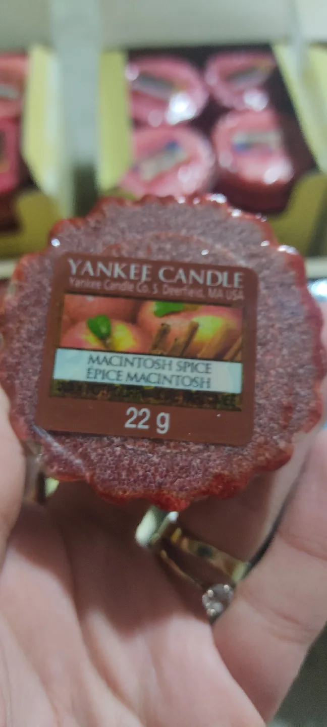 Yankee Candle Wax Melts - Assorted Scents image indicator(6)