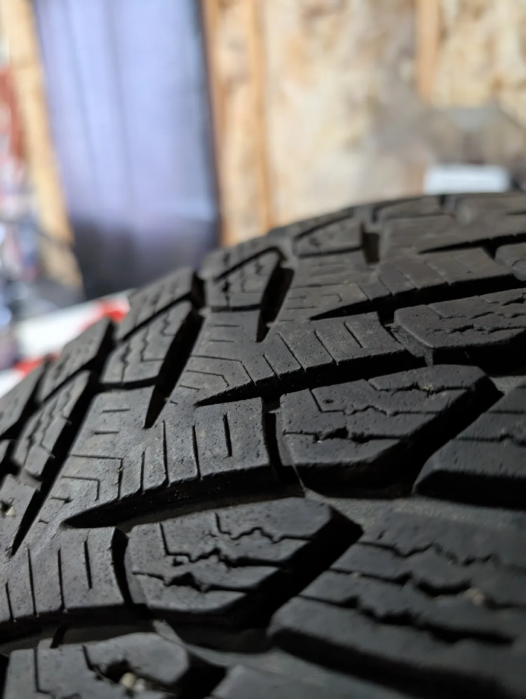 (4)-245/55R18 Winter Tires On Alloy Rims 2016 Hyundai Santa Fe image indicator(4)