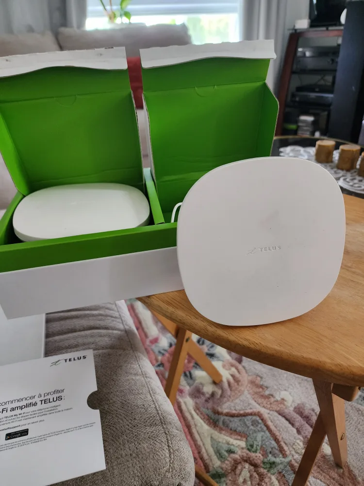 Telus Boost Wi-Fi - Like New
