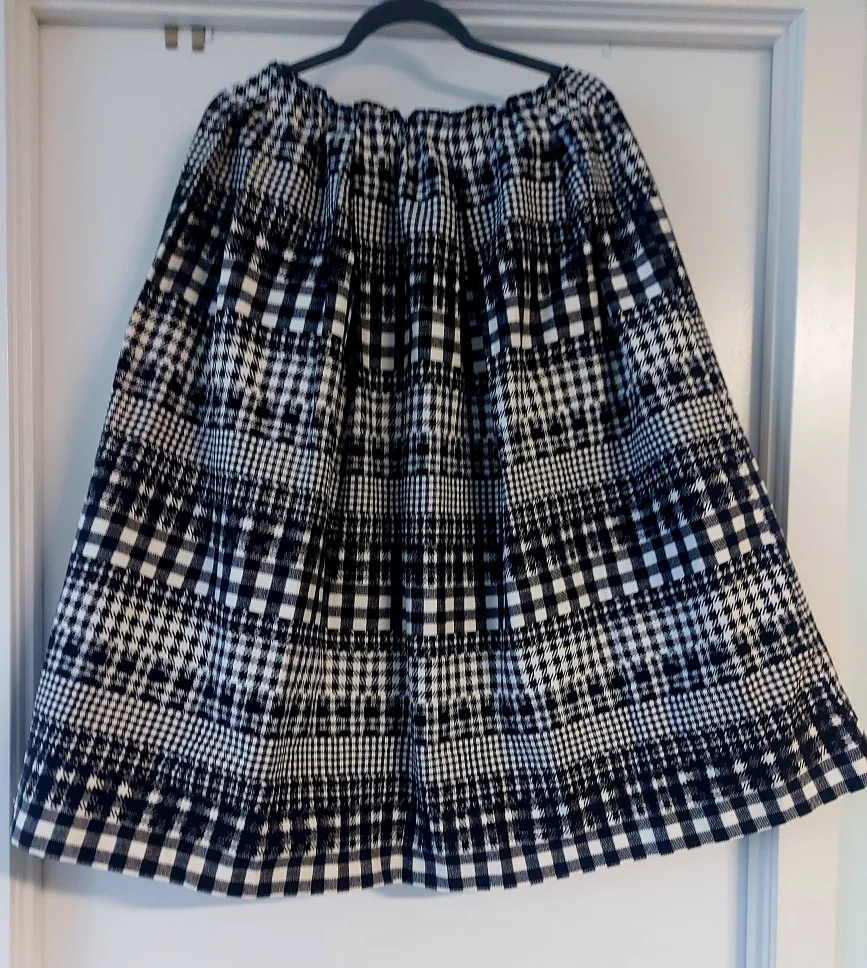 Black & White Plaid Fall Skirt Solid thumbnail