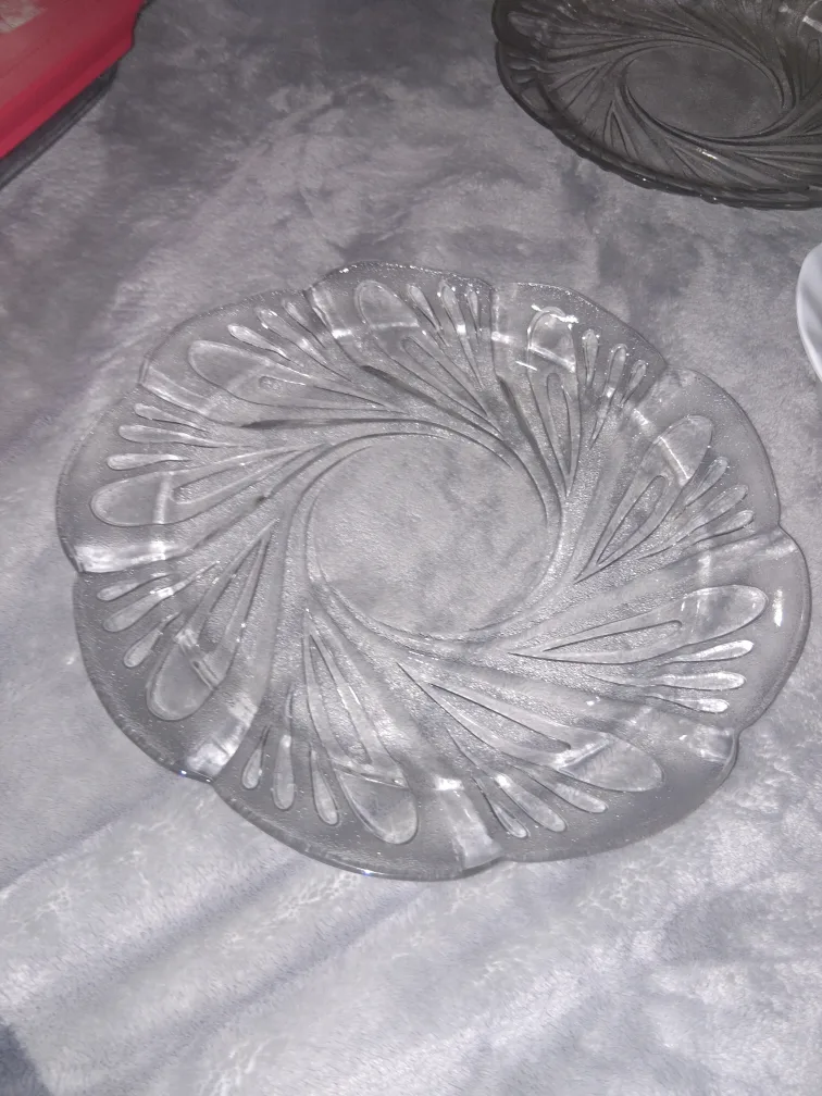 Assorted Glass Bowls & Pyrex Container image indicator(2)