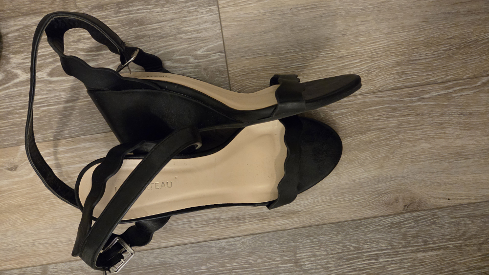 Le Chateau Black Wedge Heel Sandals