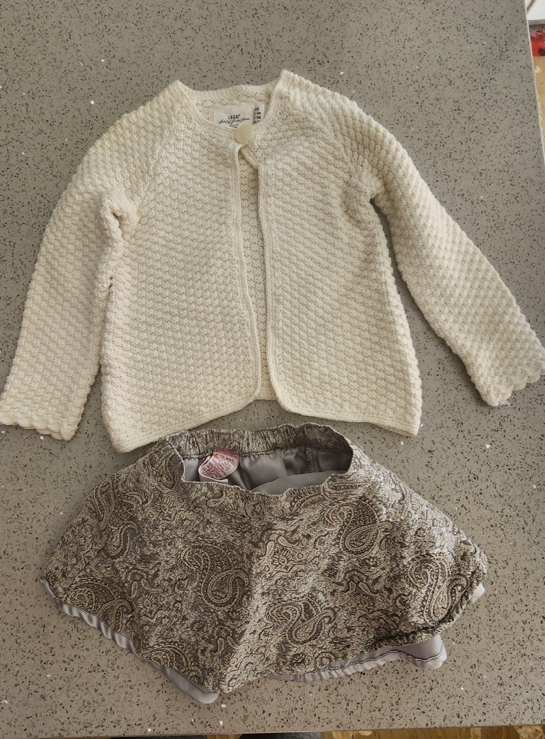 Bundle of baby girl clothes Size 6-12 months - photo 2