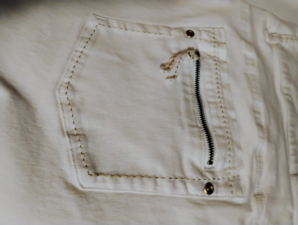 3 pairs ladies pants $16 for all three.  Black Levi's .  18 - photo 2