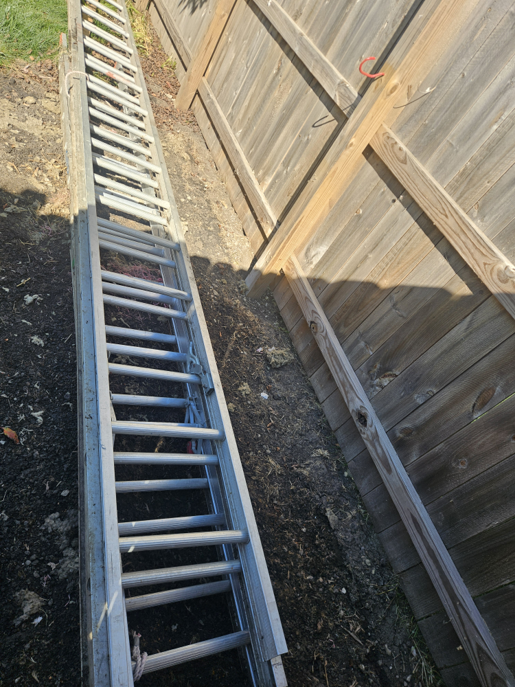 Aluminum Extension Ladder 26ft