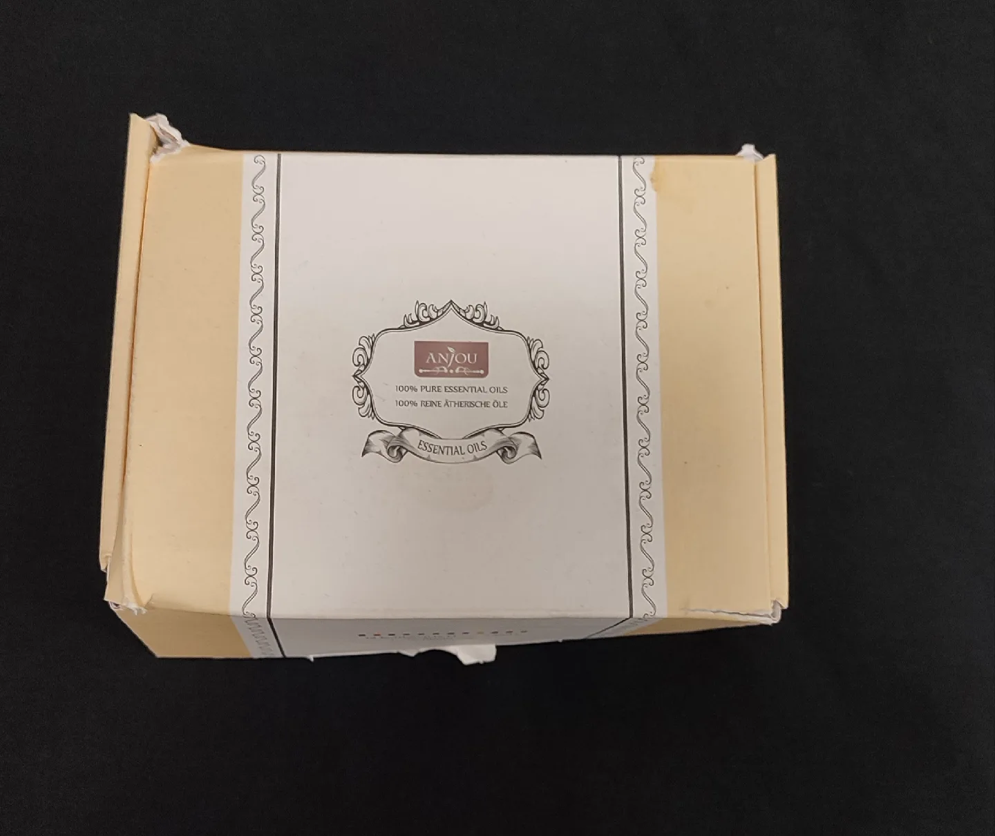 Anjou Aroma Diffuser and box of aromatherapy oils image indicator(6)