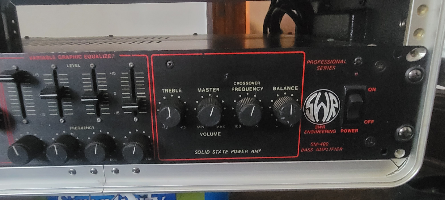 Gator Rack Case with SWR SM-400 Bass Amplifier - photo 3