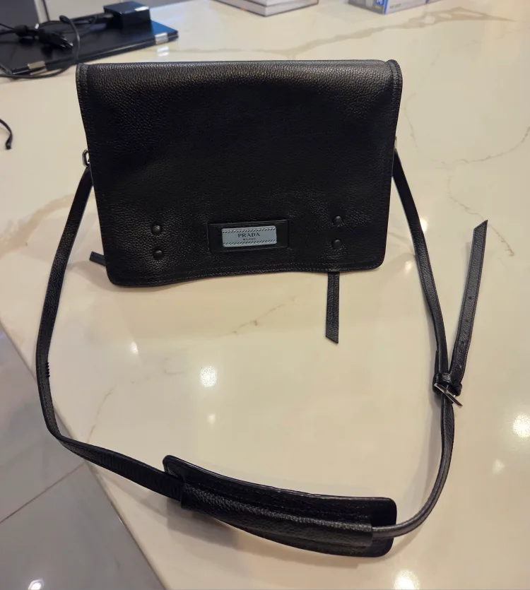 Prada Black Leather Crossbody / shoulder Bag image indicator(10)