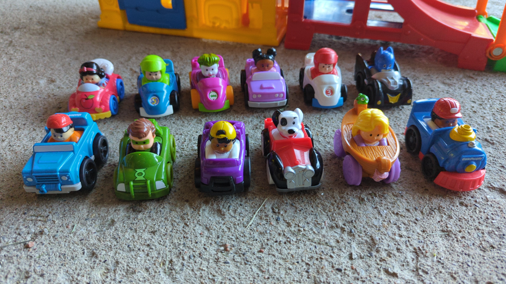 Fisher-Price Little People Launch & Loop Raceway - photo 2
