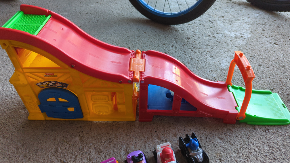 Fisher-Price Little People Launch & Loop Raceway - photo 3