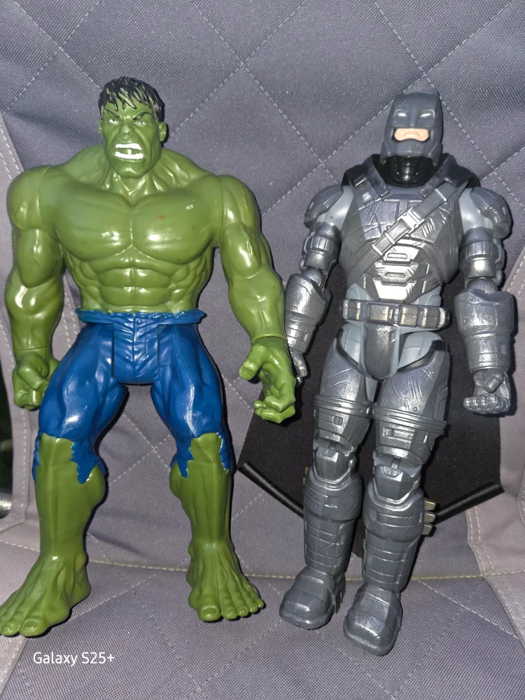 Batman Armored Action Figure thumbnail