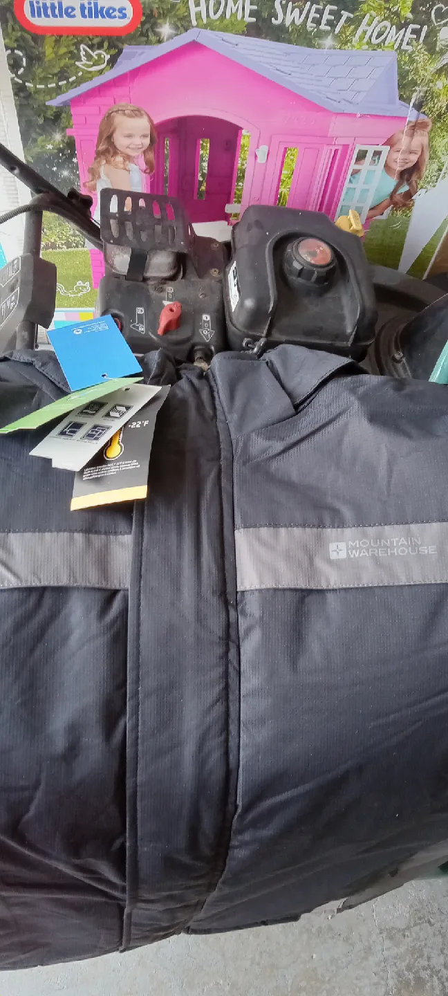 Mountain Warehouse Insulated Jacket - New with Tags! image indicator(3)