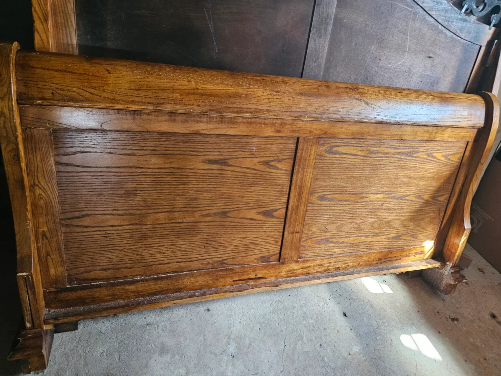 Ornate Wooden Headboard/bedframe image indicator(2)