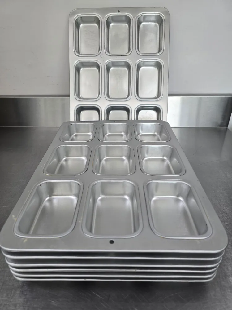 Muffin/Loaf Baking Pans (Set of 6) thumbnail