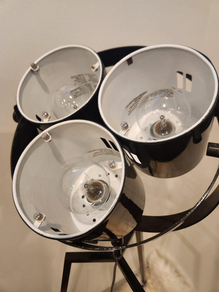PERFECT 4 FILM MAKERS Tripod Floor Lamp