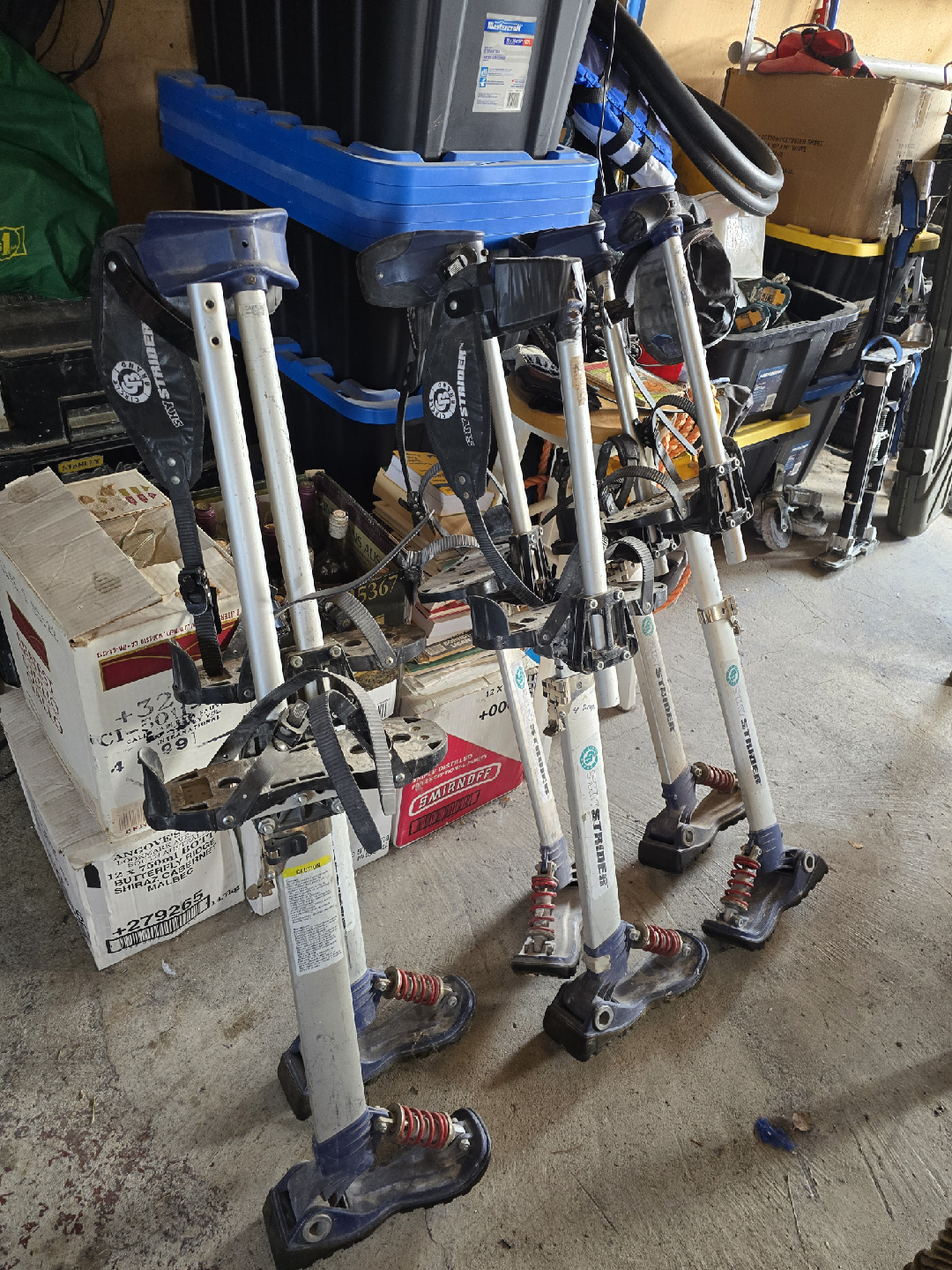 STRIDER Adjustable Drywall Stilts