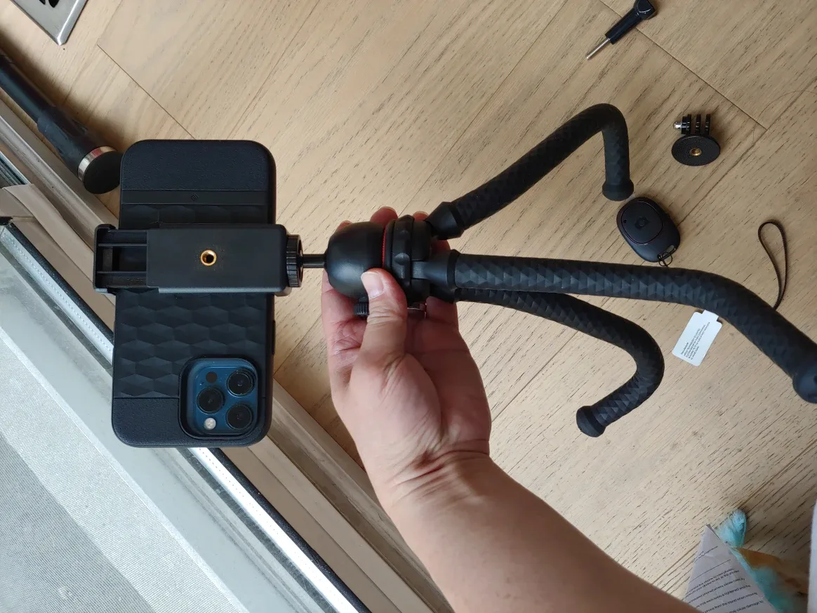 Octopus Flexible Tripod, New, With Selfie Remote Controller image indicator(5)