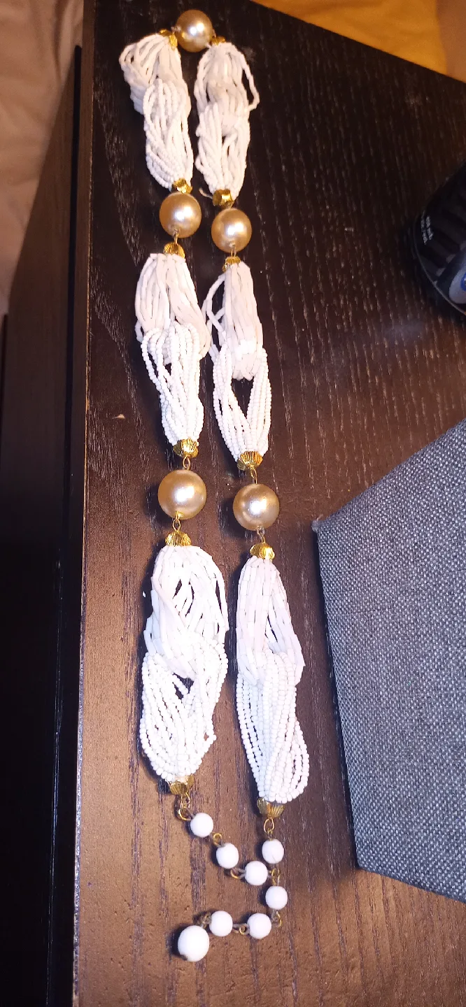 White Beaded Necklace with Pearl Accents image indicator(4)