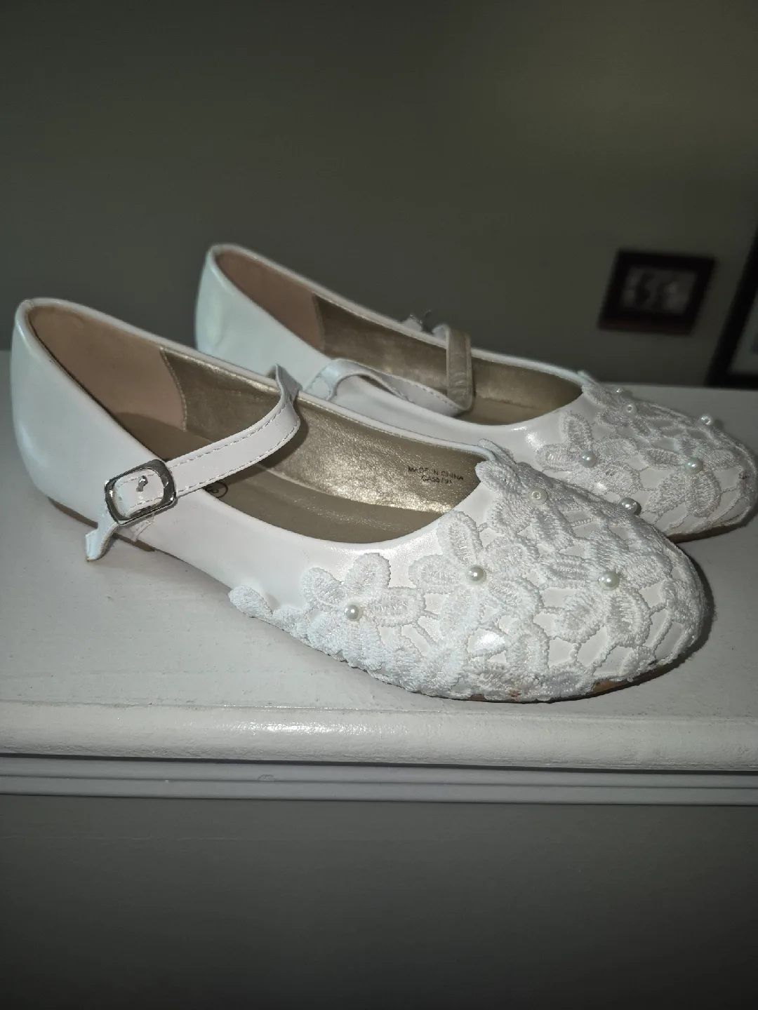 Girls White Shoes - Size 3 image indicator(2)