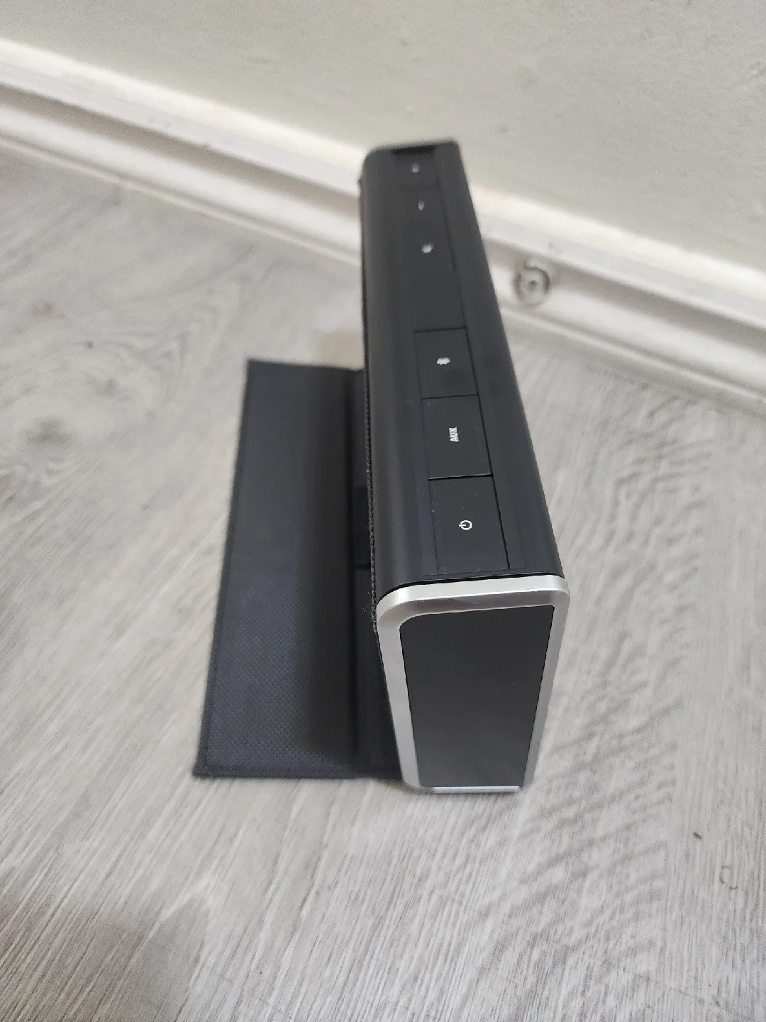 Bose SoundLink Mini II Special Edition Bluetooth Speaker image indicator(3)