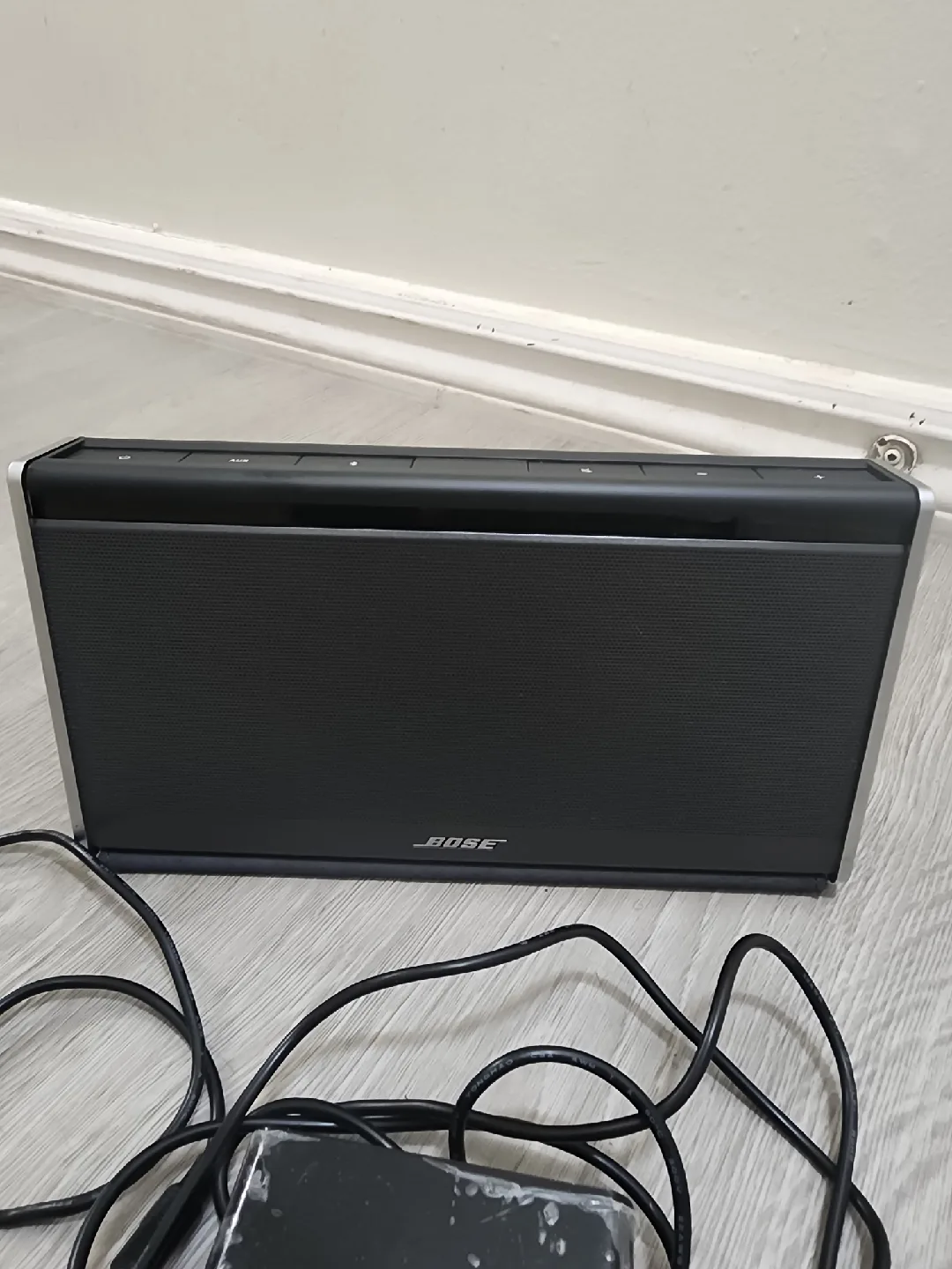 Bose SoundLink Mini II Special Edition Bluetooth Speaker image indicator(5)