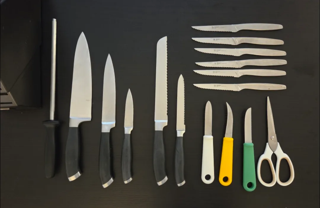 Henckels Knife Set with Block image indicator(3)