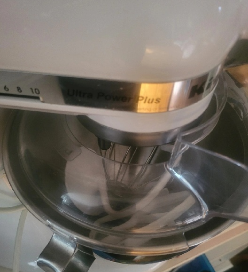 KitchenAid Stand Mixer, older style mixer. - photo 3