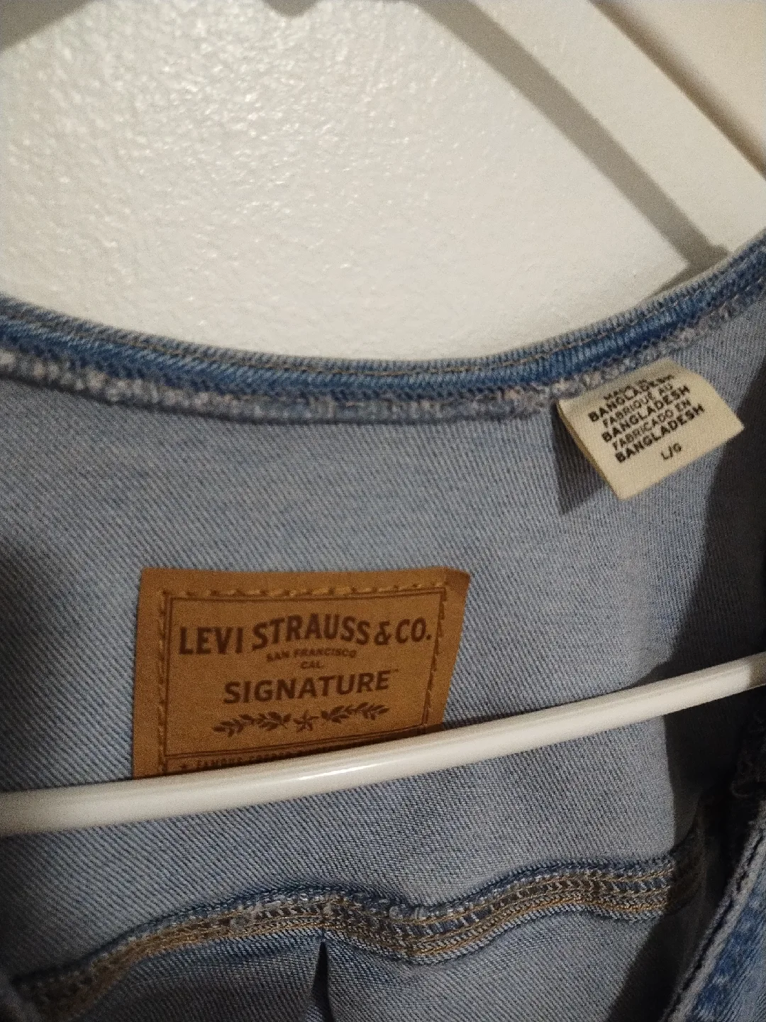 Levi Strauss & Co Signature Denim Vest - Size L image indicator(4)