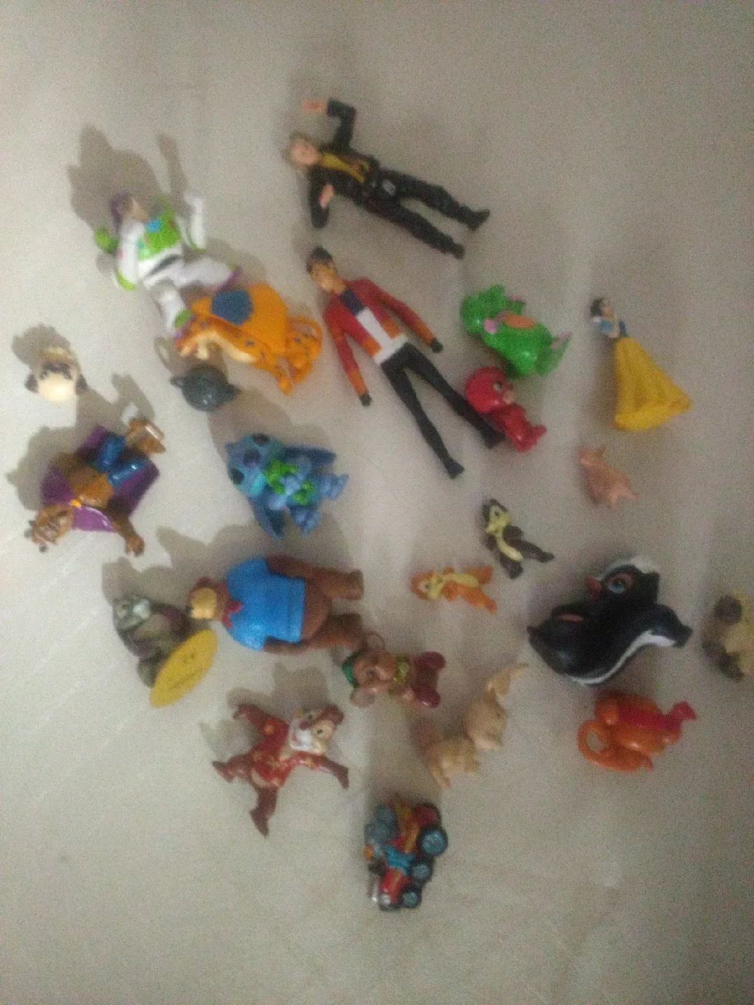 Mixed Toy Figurine Lot thumbnail