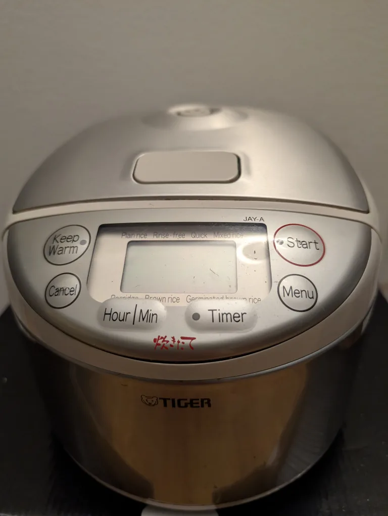 Tiger JAY-A Rice Cooker thumbnail