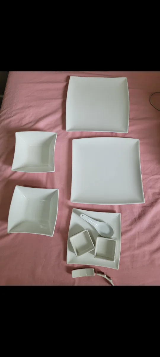 Maxwell & Williams Porcelain Dishes Bundle image indicator(9)