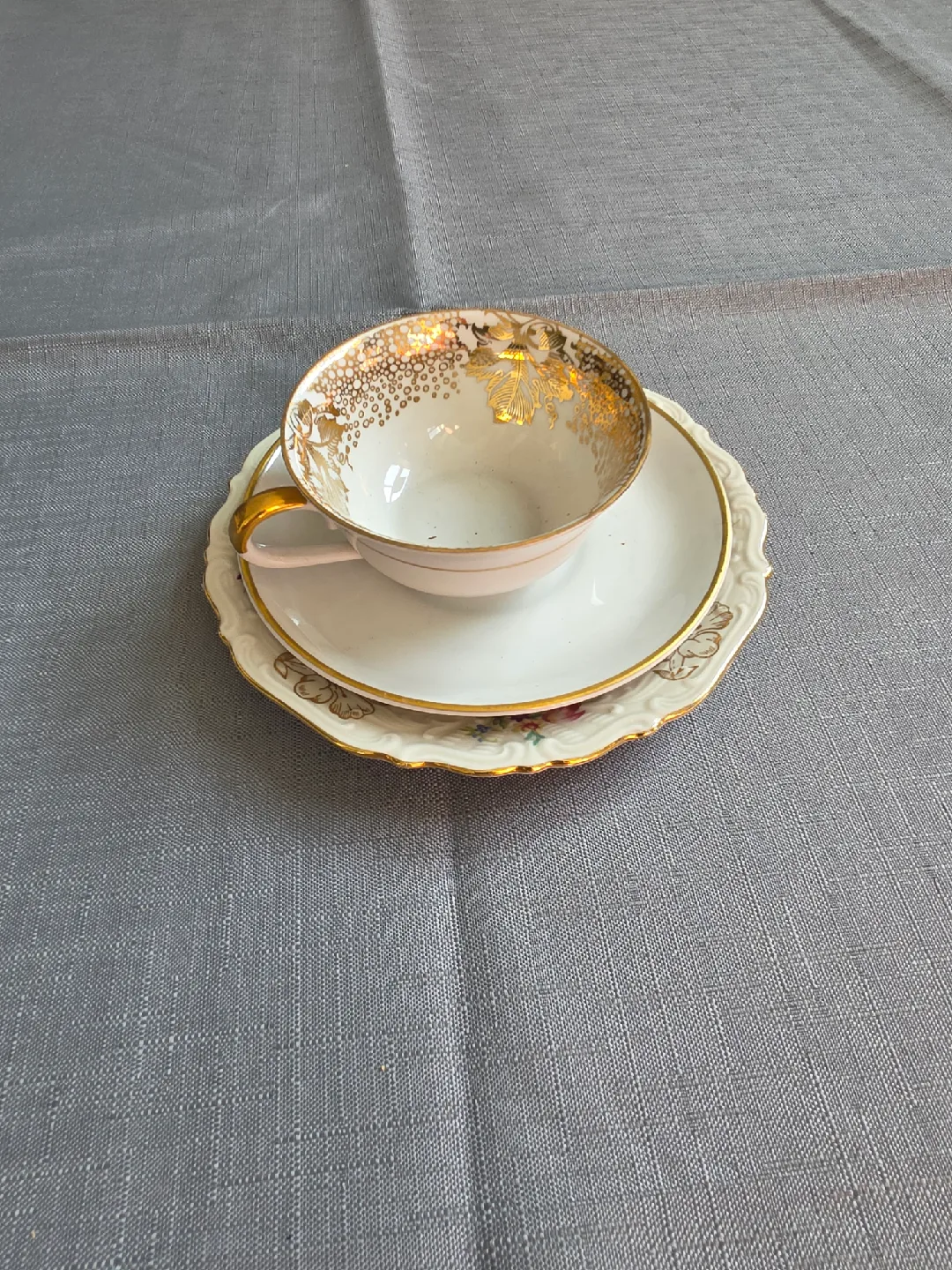 Vintage Tea Cup and Saucer Set thumbnail