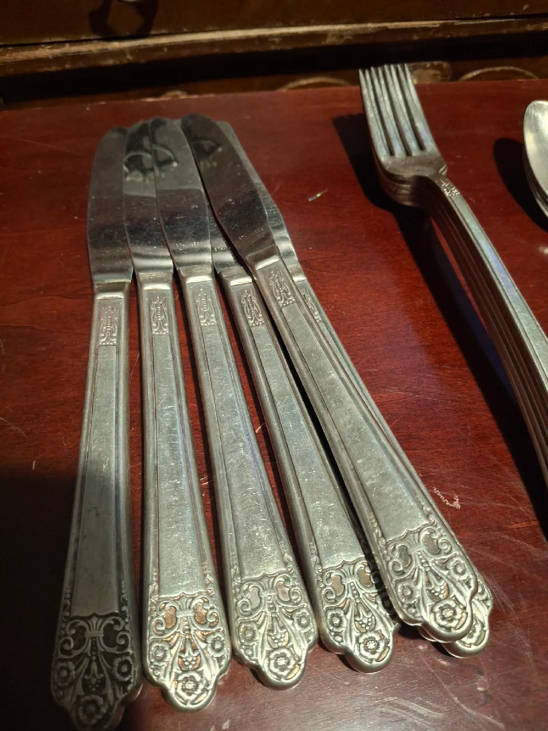 Vintage Silverware Set image indicator(5)