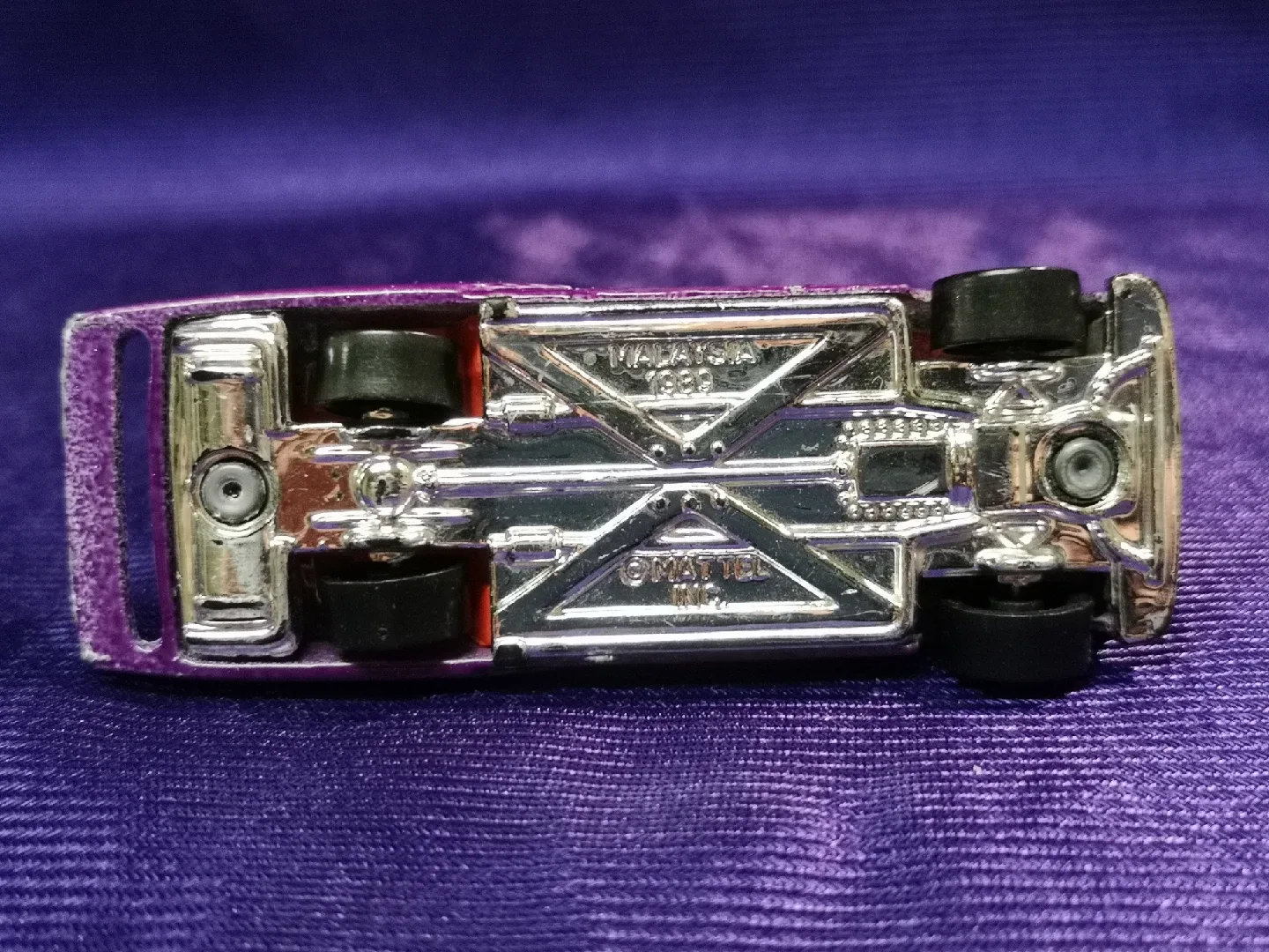 1989 Original Purple Passion ~ Hot Wheels ~ Mattel Inc. image indicator(3)